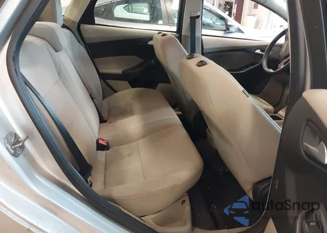 2015 Ford Focus Se z USA, uszkodzony, nr VIN 1FADP3F22FL280301